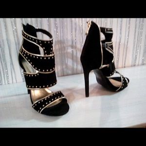 Gorgeous Black and gold high heels dress shoes